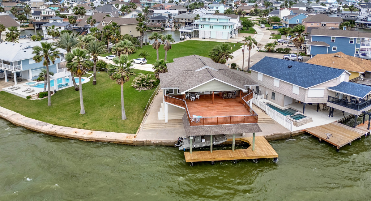 126 Tamana Drive, Tiki Island, TX 77554 Image #7