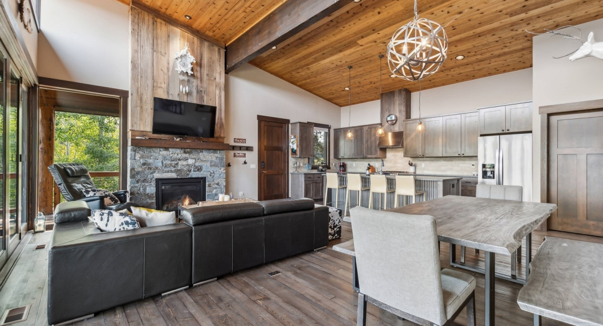 62 Wilderness Lodge Road, Eureka, MT 59917 Image #21
