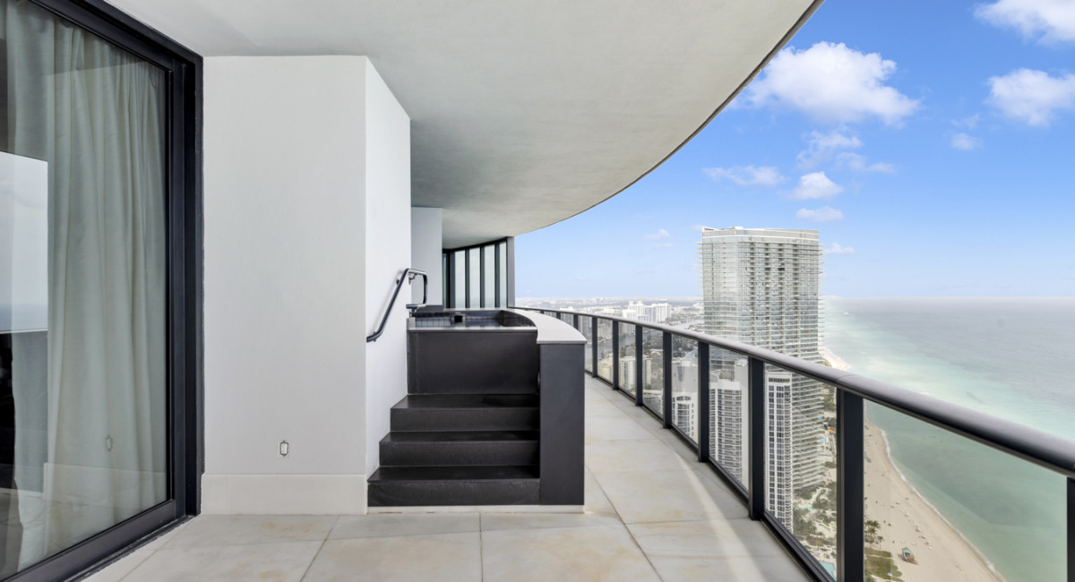 18555 Collins Avenue #4605, Sunny Isles Beach, FL 33160 Image #6