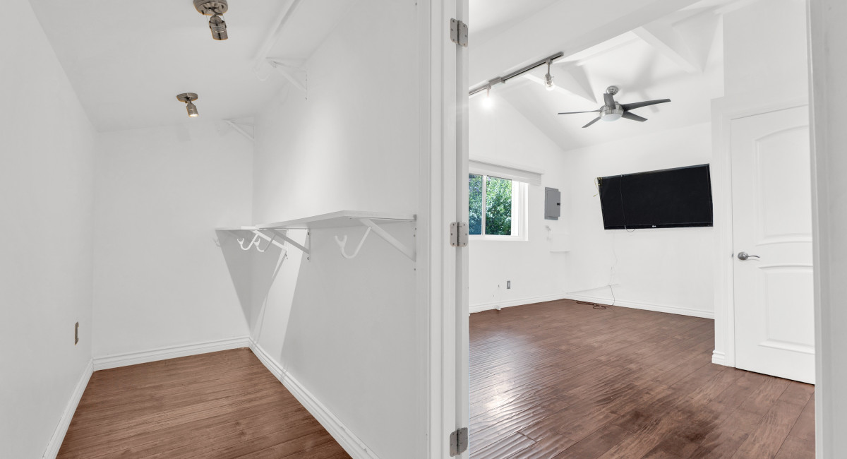 5701 Corbin Avenue, Tarzana, CA 91356 Image #10