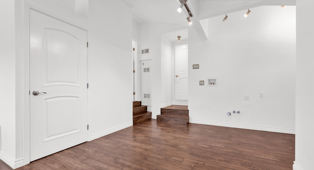 5701 Corbin Avenue, Tarzana, CA 91356 Image #13