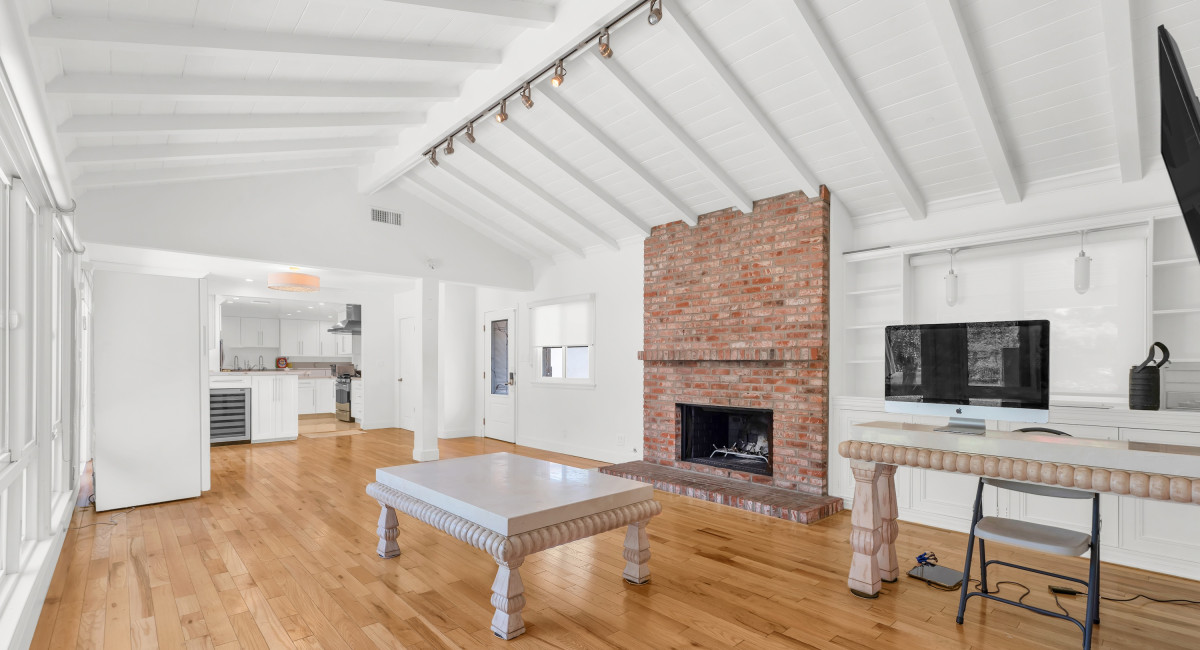 5701 Corbin Avenue, Tarzana, CA 91356 Image #5