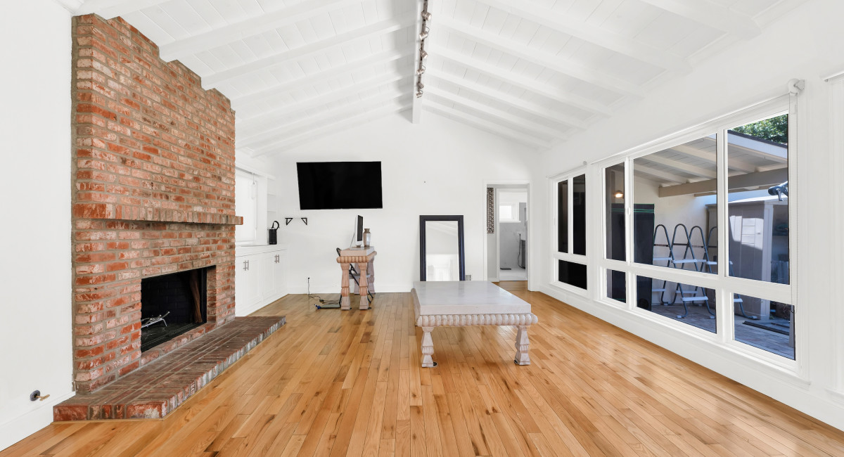 5701 Corbin Avenue, Tarzana, CA 91356 Image #1