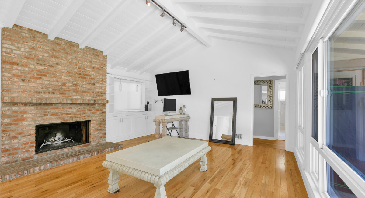 5701 Corbin Avenue, Tarzana, CA 91356 Image #4