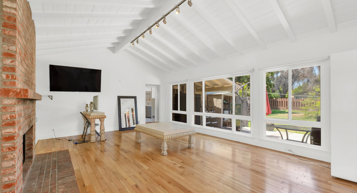 5701 Corbin Avenue, Tarzana, CA 91356 Image #6