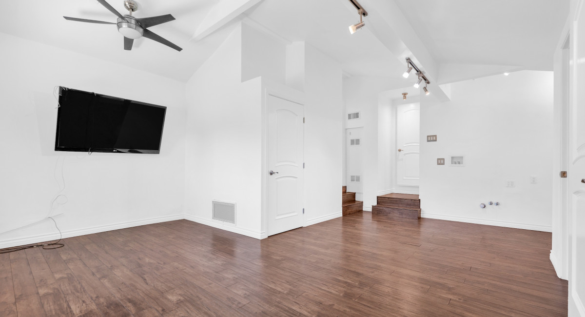 5701 Corbin Avenue, Tarzana, CA 91356 Image #11