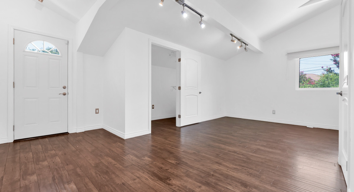 5701 Corbin Avenue, Tarzana, CA 91356 Image #14