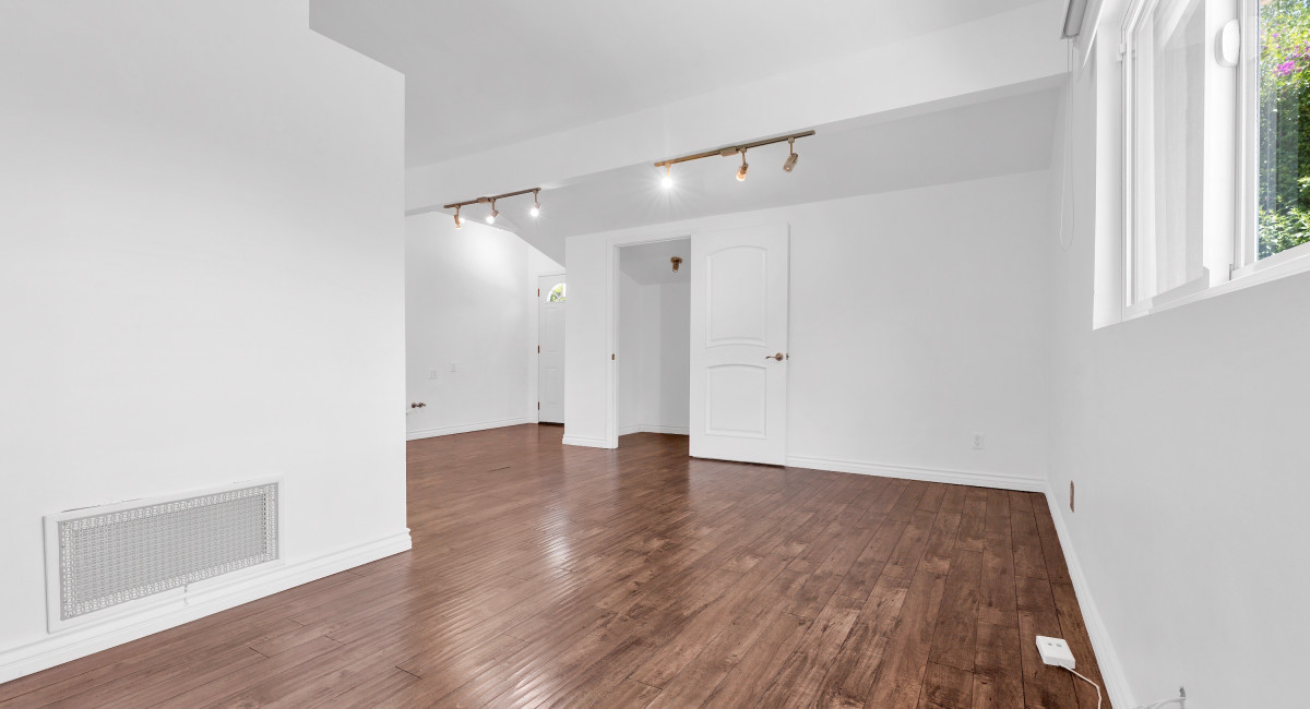 5701 Corbin Avenue, Tarzana, CA 91356 Image #12