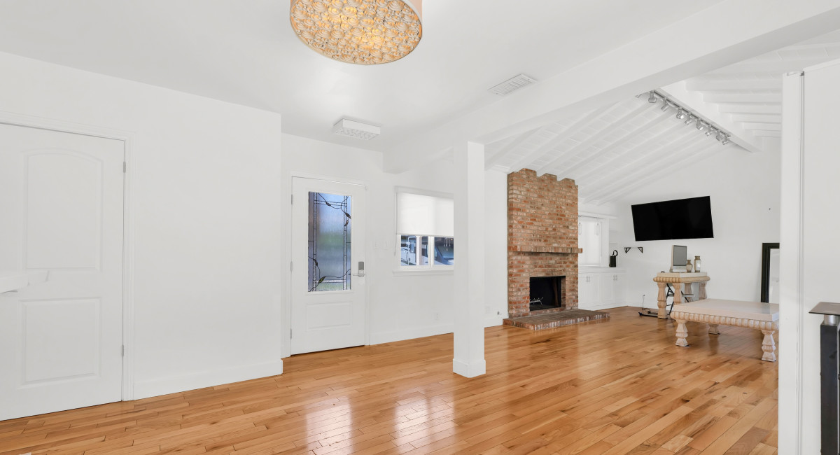 5701 Corbin Avenue, Tarzana, CA 91356 Image #8